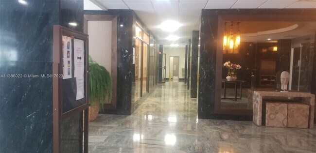 Foto del edificio - 500 Bayview Dr