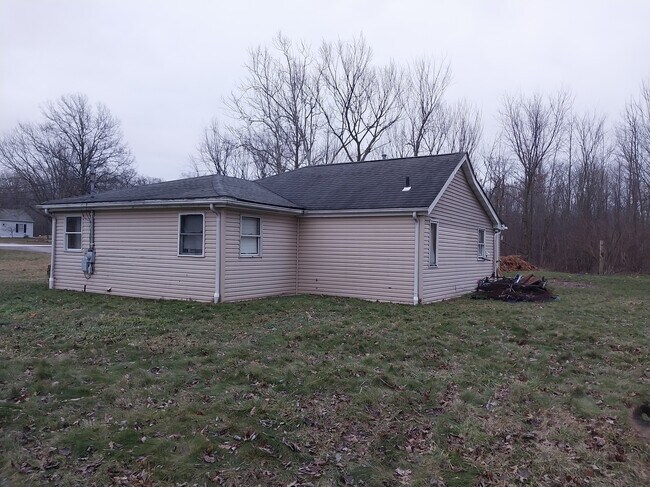 Building Photo - 3600 S County Line Rd