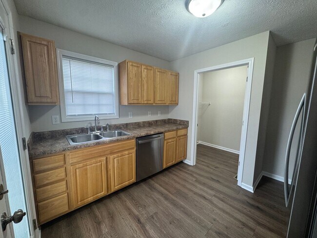 Foto del edificio - Newly Renovated 3BR 2BA home close to GM, ...