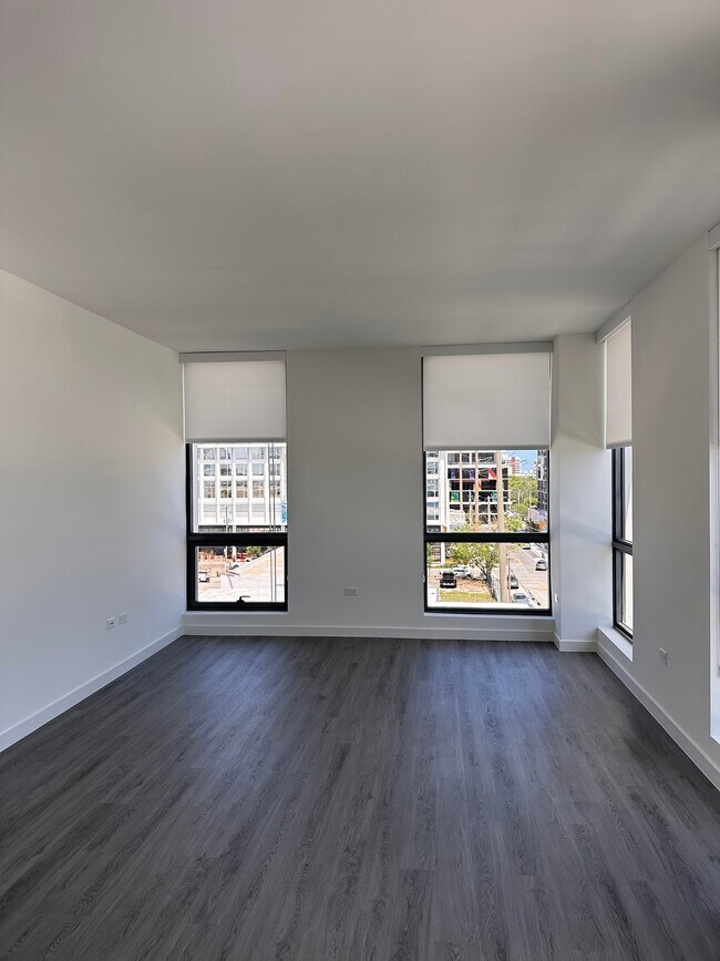 Foto del edificio - 244 NW 31st St