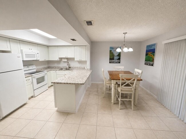 Foto del edificio - 9262 Green Meadows Way