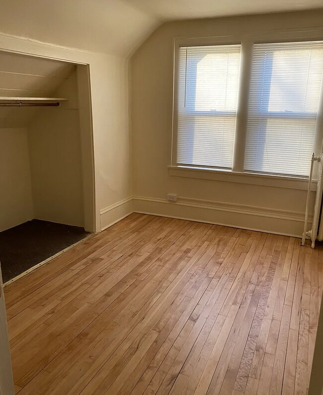 Foto del edificio - 3250 N Logan Ave