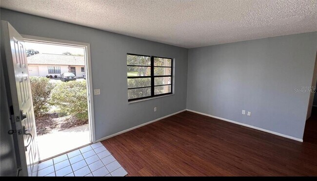 Foto del edificio - 9103 Whitman Ln