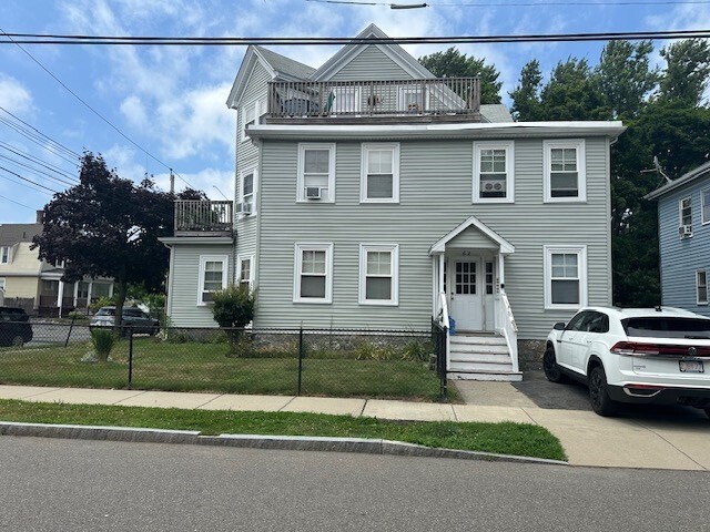 Primary Photo - 62 Hamilton St