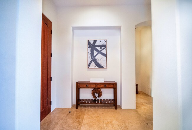 Foto del edificio - 56705 Village Dr