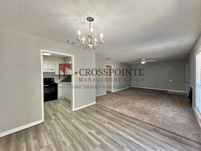 Foto del edificio - Coming Soon! 2 bed 2 bath Apartment in South Tyler!