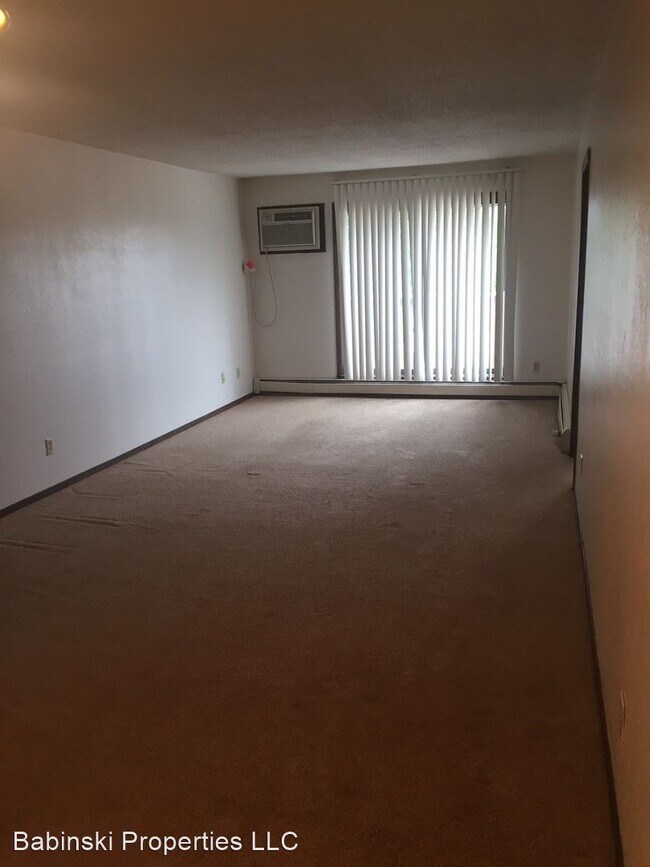 Building Photo - 1 br, 1 bath Apartment - 300 N Kiwanis Ave