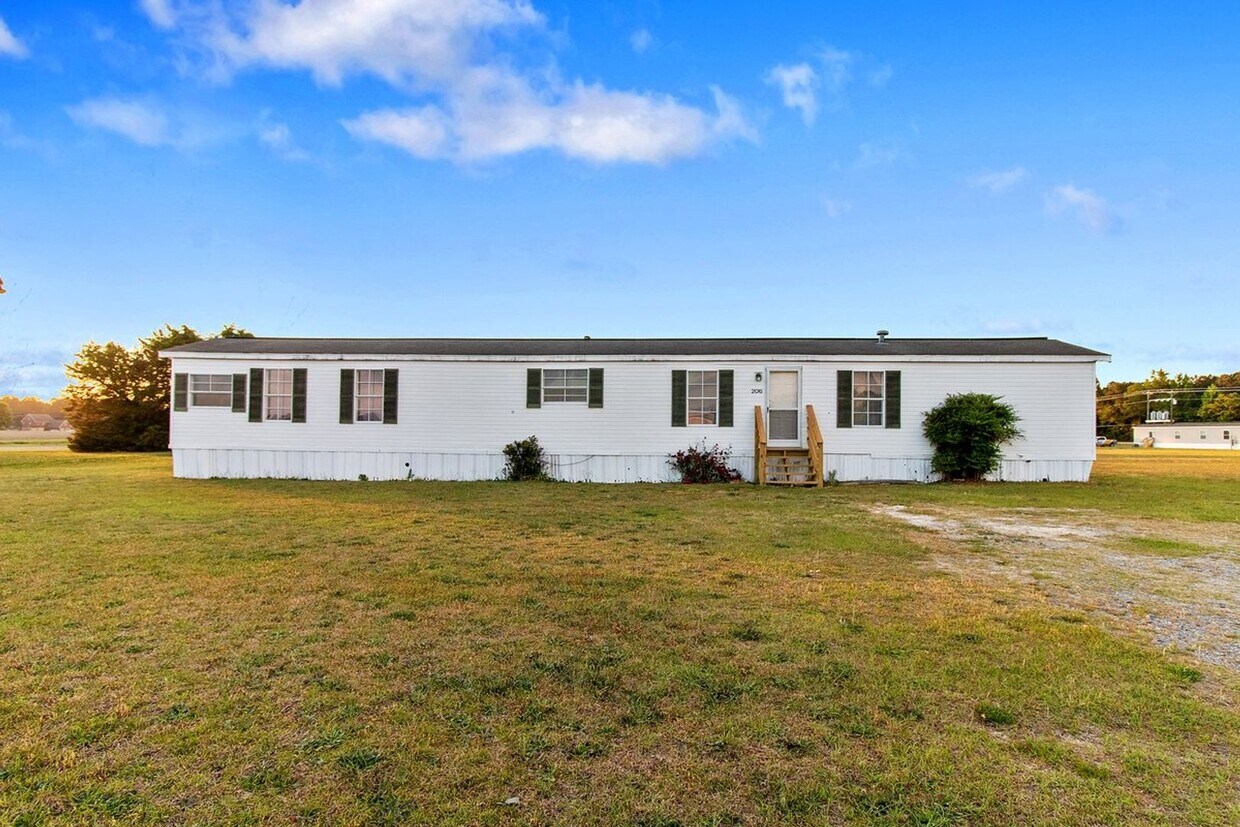 Primary Photo - 3 BR | 2 BA Singlewide in Dees Farm Villag...