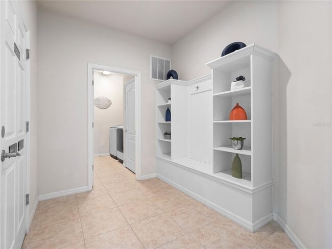 Foto del edificio - 8825 Rhodes St