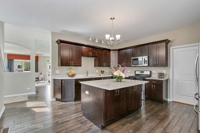 Building Photo - 9176 Falcon Greens Dr