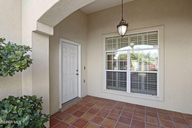 Building Photo - 11682 Dos Palmas Dr