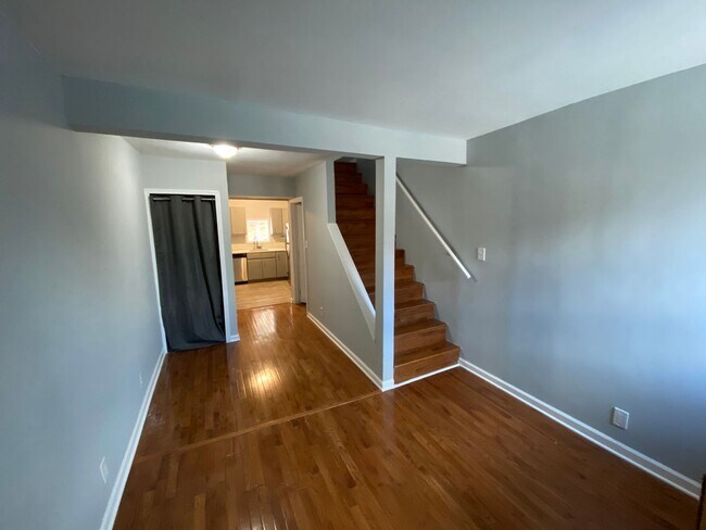 Foto del edificio - Lovely & Renovated Seton Hill 2bd + den/2b...