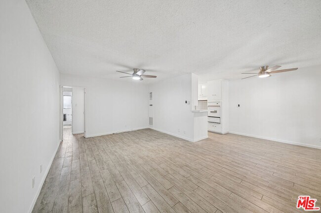 Foto del edificio - 1520 Hayworth Ave