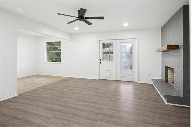 Foto del edificio - 7626-7628 Dentcrest Dr