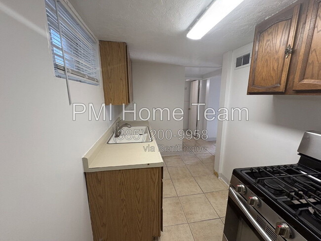 Building Photo - 567 E 4400 S