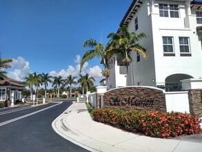 Building Photo - 8620 NW 97th Ave Building Photo - 8620 NW 97th Ave