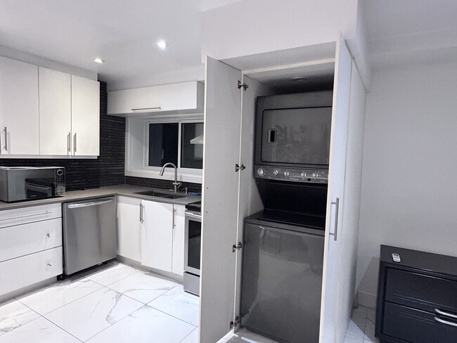 Building Photo - 41A Rue Cleve