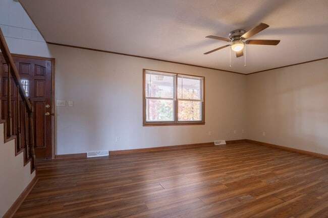 Building Photo - 4 Bedroom, 2 Bathroom Home in Greene Count...