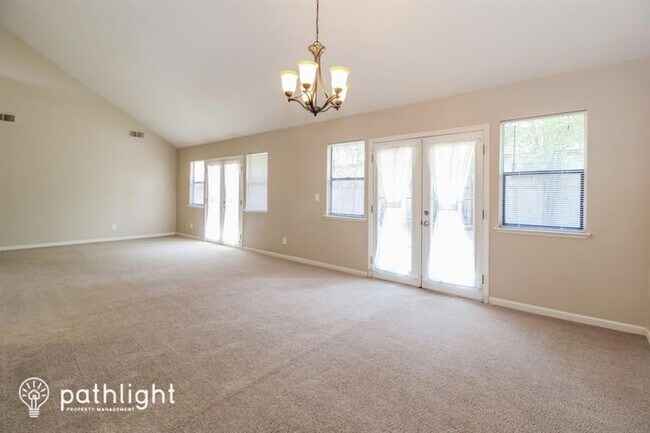 Foto del edificio - 8616 Pershing Ave