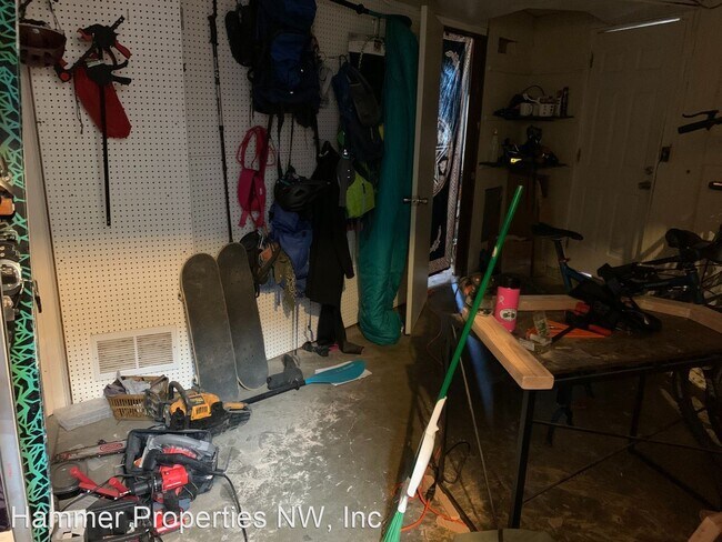 Foto del edificio - 6 br, 2 bath House - 1730 Humboldt Street