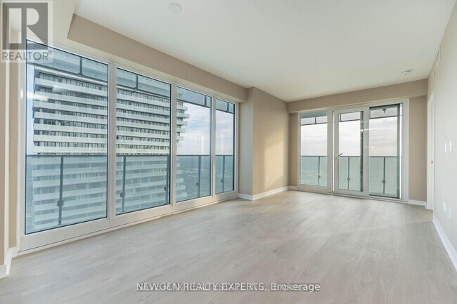 Photo du bâtiment - 3900 Confederation Pkwy