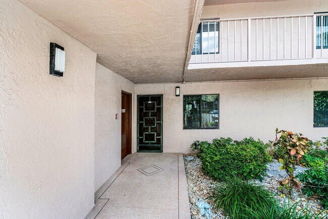Building Photo - 7341 Amberly Ln