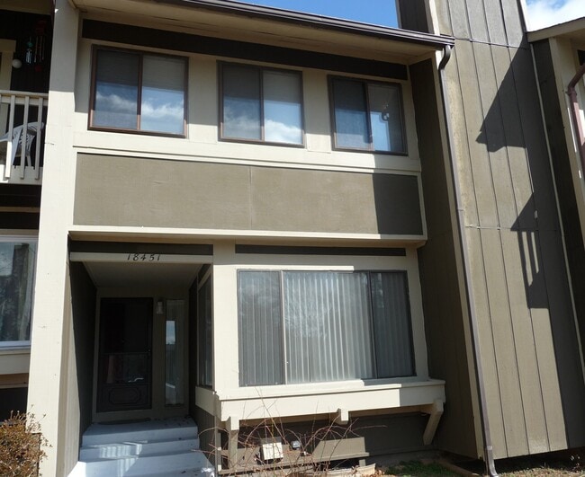 Building Photo - 18451 Stone Hollow Dr