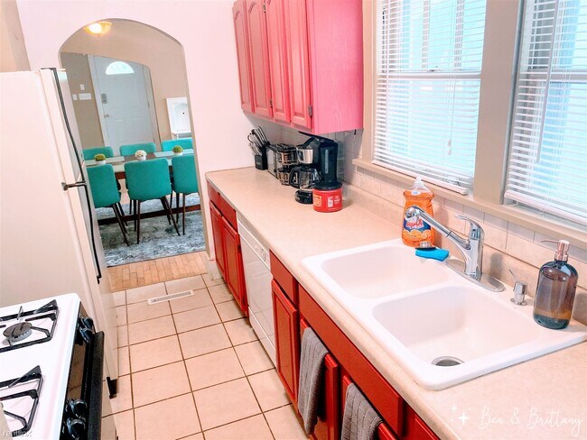 Foto del edificio - 3 br, 2 bath House - 923 N Holyoke St