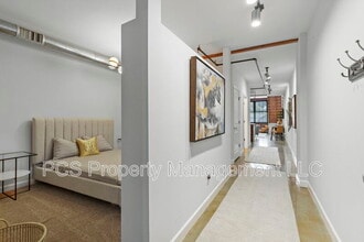 Building Photo - 815 Porter St