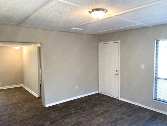 Building Photo - 1019 Doris Dr