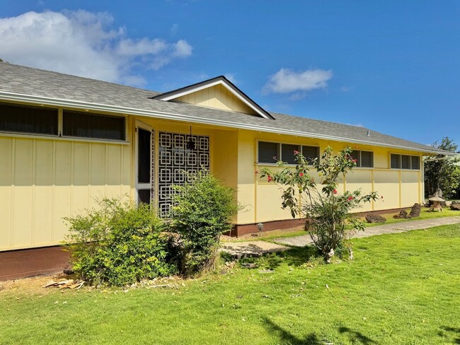 Building Photo - Spacious 2 Bed/1.5 Bath Lihue House for Rent