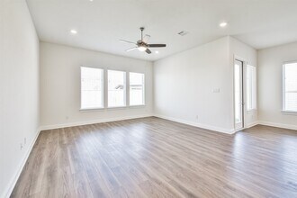 Building Photo - 10818 Carolina Willow Ct