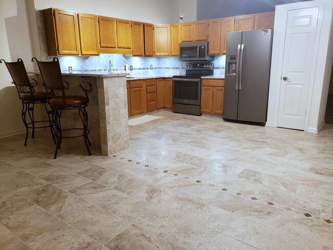 Kitchen - 10 Westfields Dr
