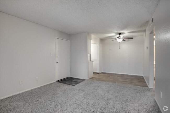 1BR, 1BA - 660SF - Garden Place