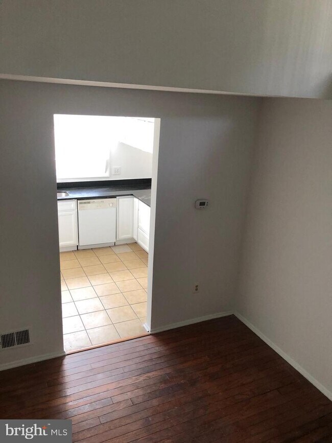 1900 Princess Anne St Unit 6, Fredericksburg, VA 22401 Apartment for