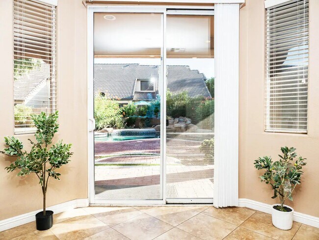 Foto del edificio - 1177 W Laredo Ave