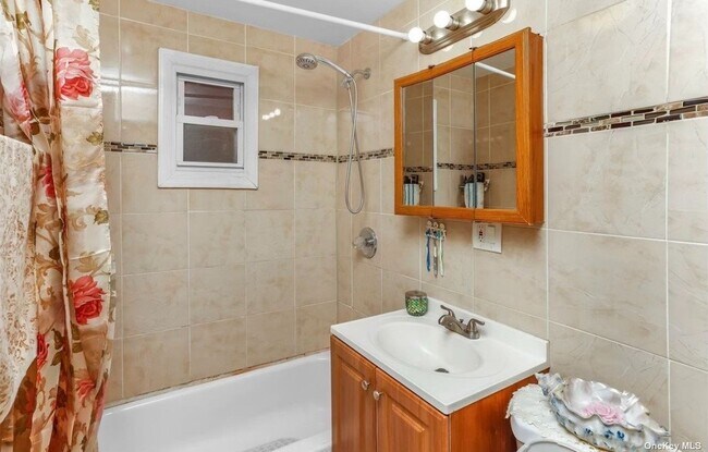 Foto del edificio - 86-61 77th St