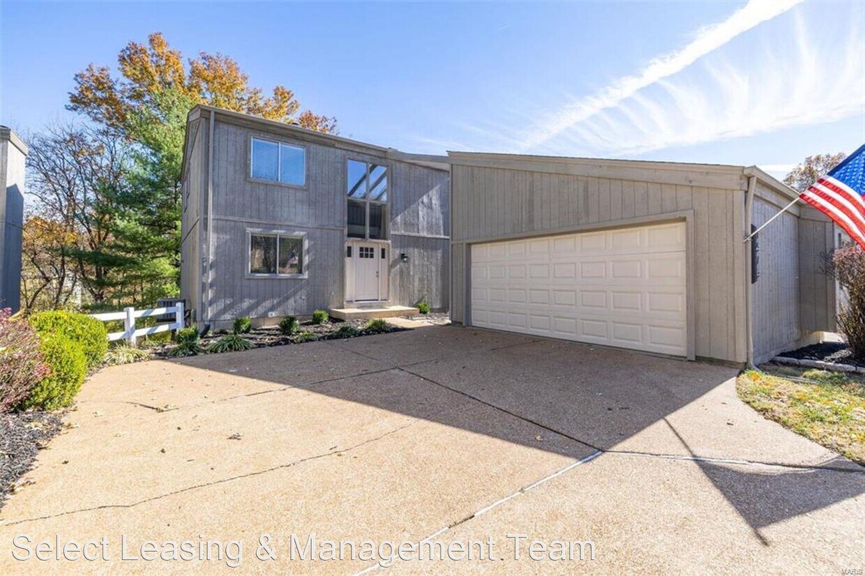 3 br, 3 bath House 1675 Country Hill ln House Rental in Ballwin, MO