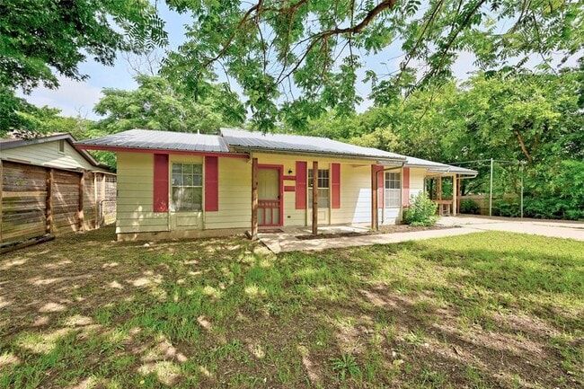 Building Photo - 3000 Garden Villa Ln