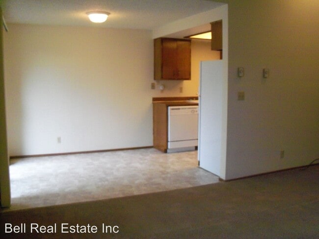 Building Photo - 2843-2843 Gilham Rd