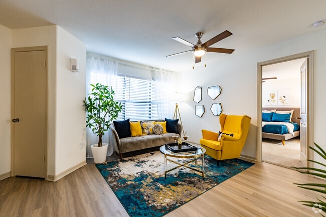 2 BR, 2 BA - 1,040 SF - Vista Verde