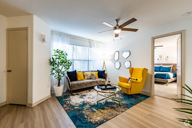 2 BR, 2 BA - 1,040 SF - Vista Verde