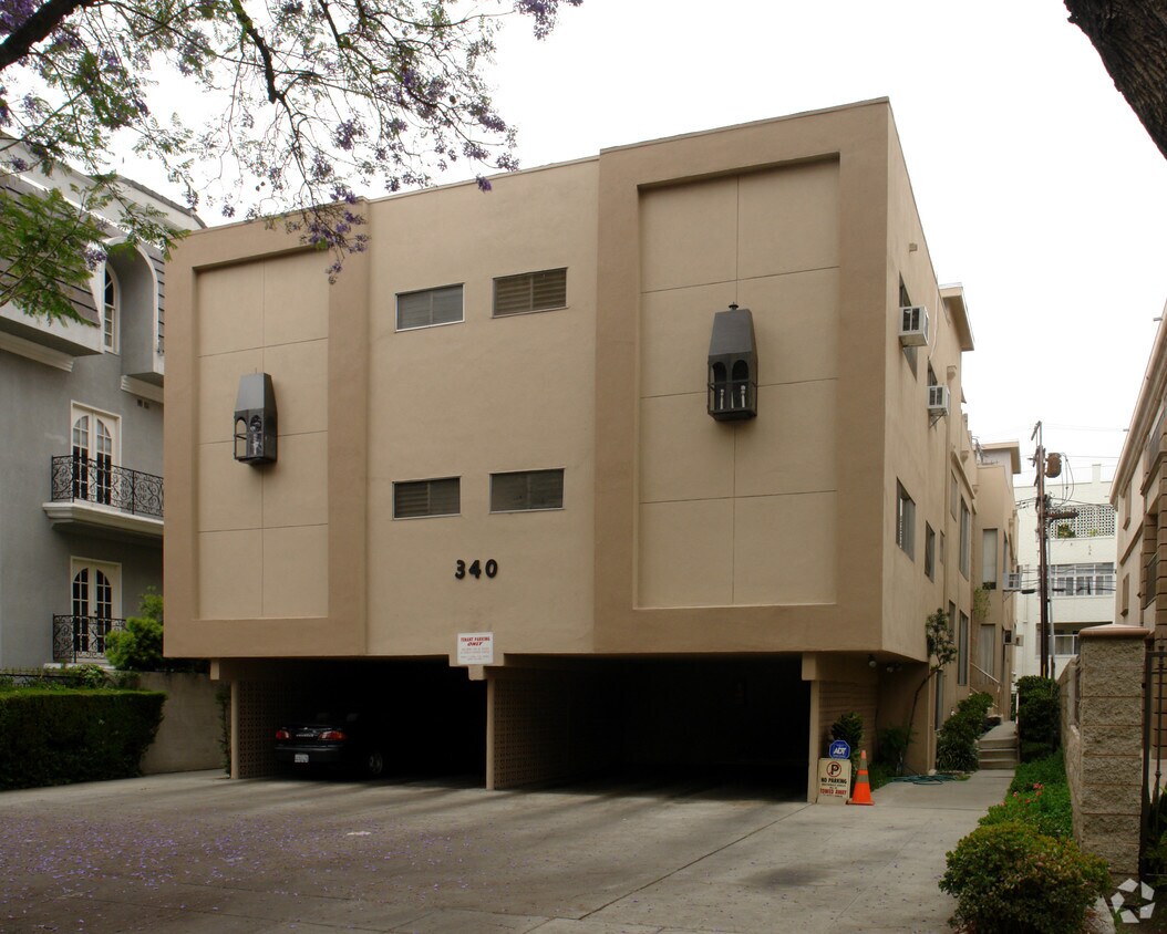 Primary Photo - 340 N Palm Dr