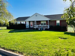 Building Photo - 103 Weeping Willow Ln