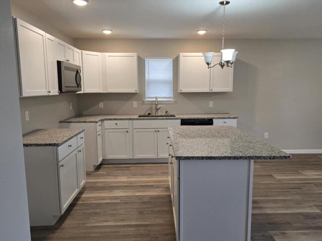 Building Photo - 4111 W 57th St