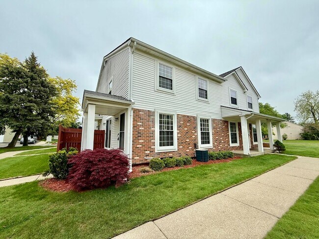 Foto del edificio - 42484 Saratoga Rd