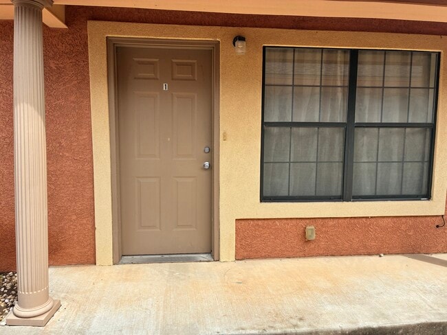 Building Photo - 901 S Boulder Ave