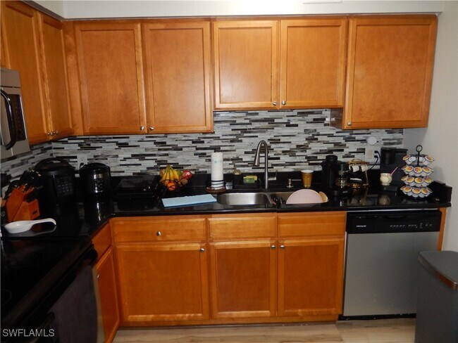 Foto del edificio - 4785 Orange Grove Blvd