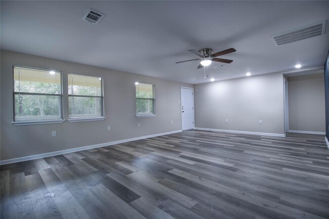 Building Photo - 20571 Lodge Rd