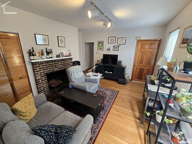Foto del edificio - 1 bed unit in Watertown is available in 6/1
